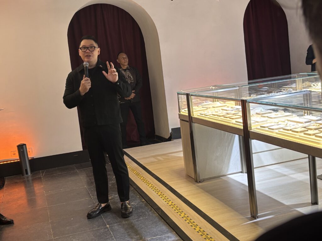 eksibisi-30-tahun-frank-and-co-jakarta atau koleksi-berlian-frank-fire-30-anniversary